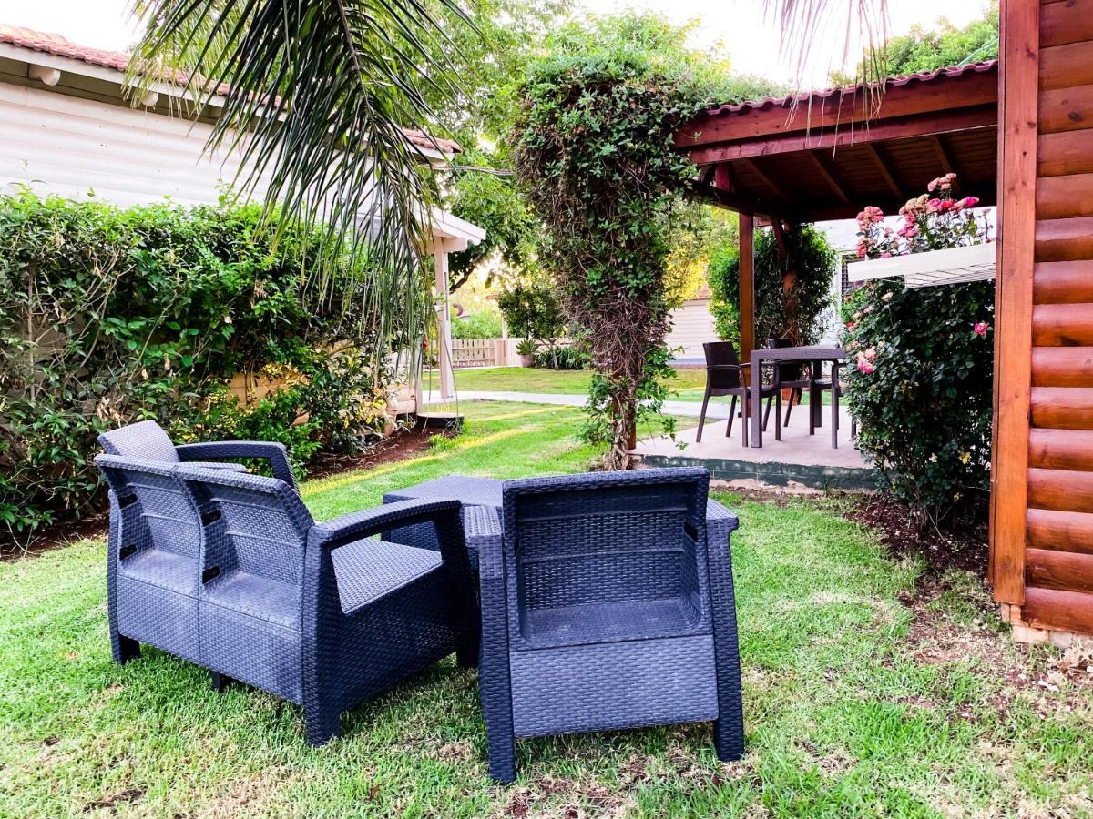 Hotel Etzel Tami Hospitality à Neot Golan Extérieur photo
