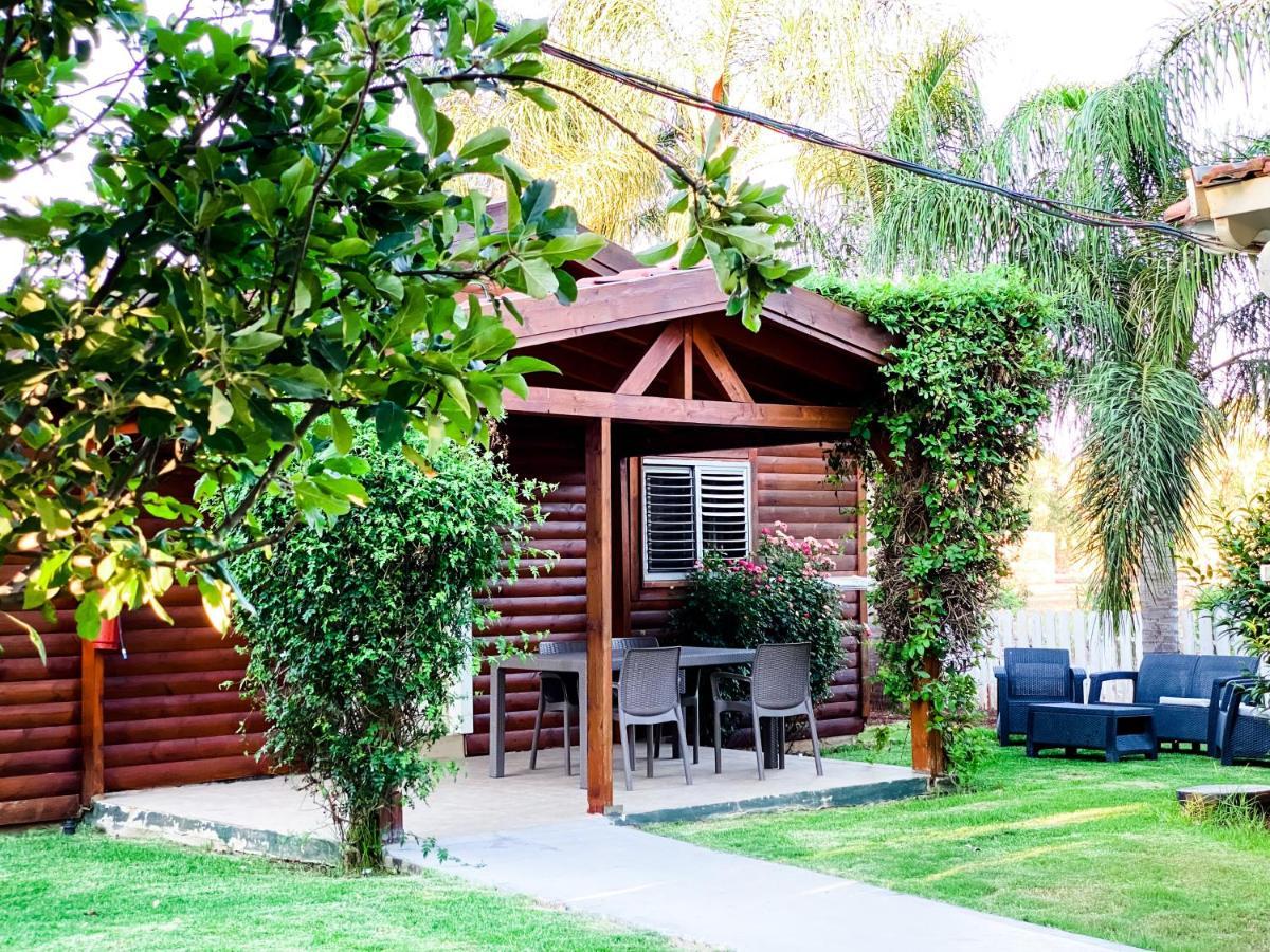 Hotel Etzel Tami Hospitality à Neot Golan Extérieur photo