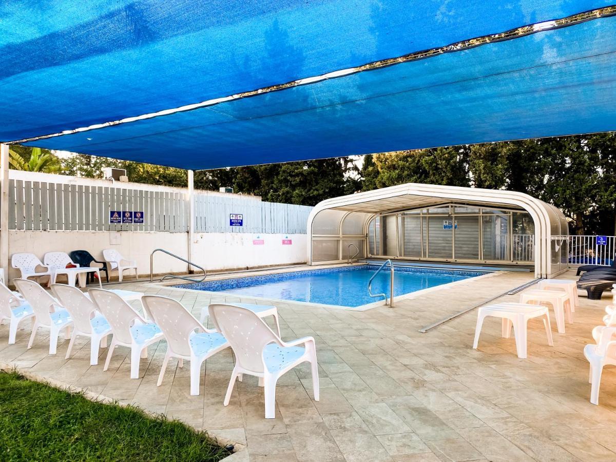 Hotel Etzel Tami Hospitality à Neot Golan Extérieur photo