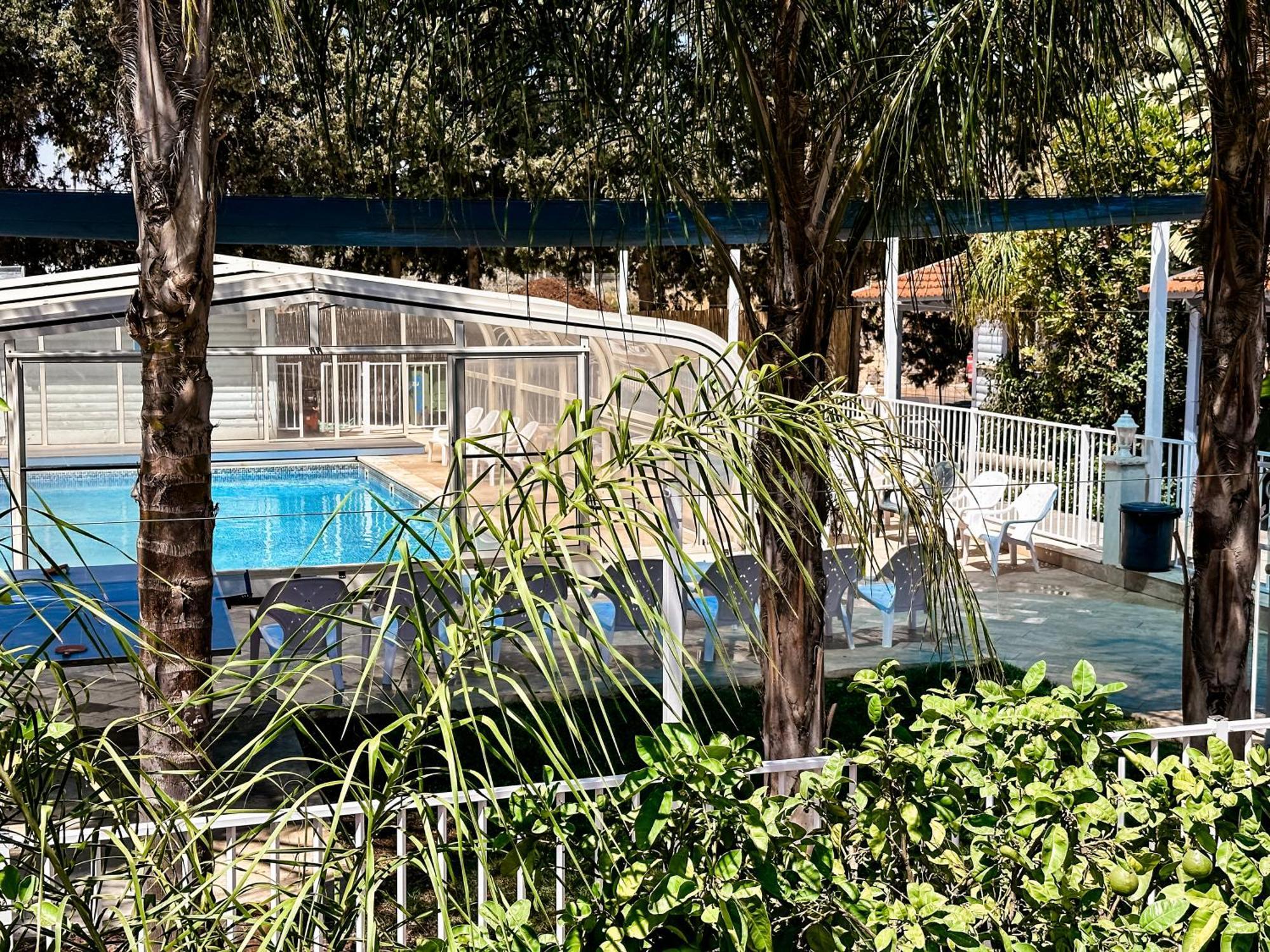 Hotel Etzel Tami Hospitality à Neot Golan Extérieur photo