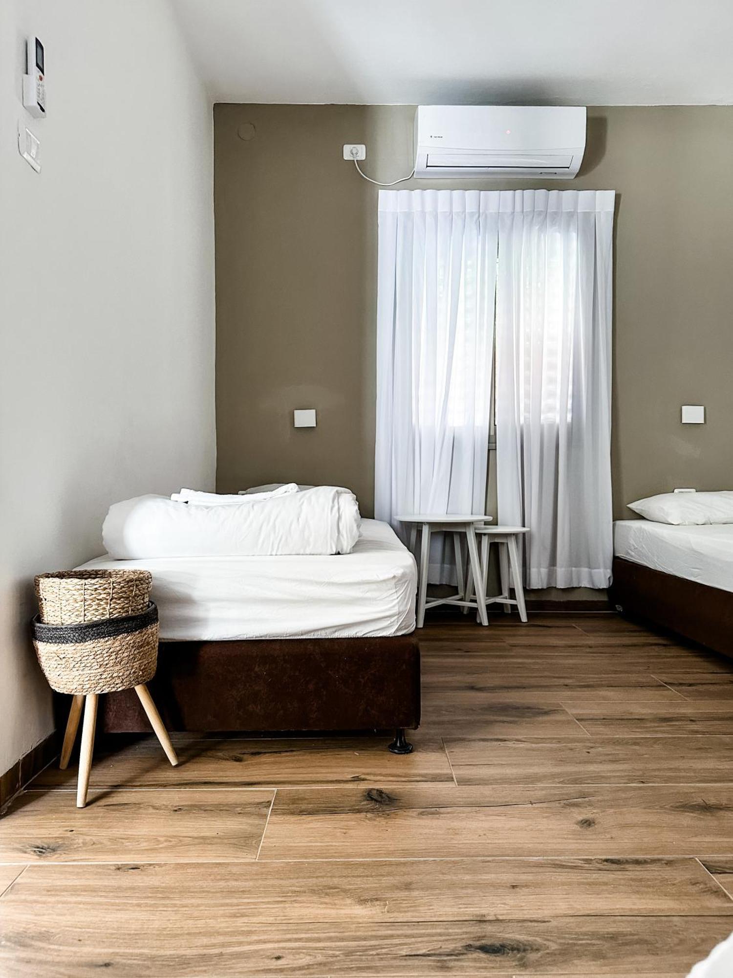 Hotel Etzel Tami Hospitality à Neot Golan Extérieur photo